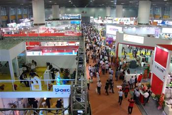 信然空壓機參加最大的吹瓶機展覽會