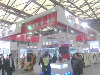 信然空壓機展覽會現(xiàn)場二