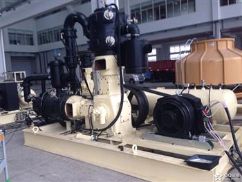 信然大型高壓吹瓶空壓機一次調(diào)試成功