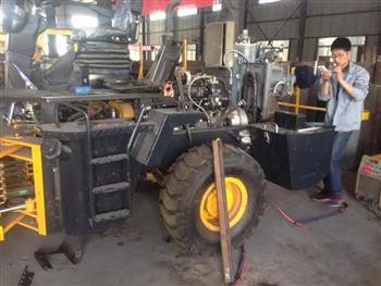 打樁機(jī)配套用信然空壓機(jī)施工現(xiàn)場